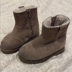 Brown Suede Ankle Boots with Faux Fur Lining